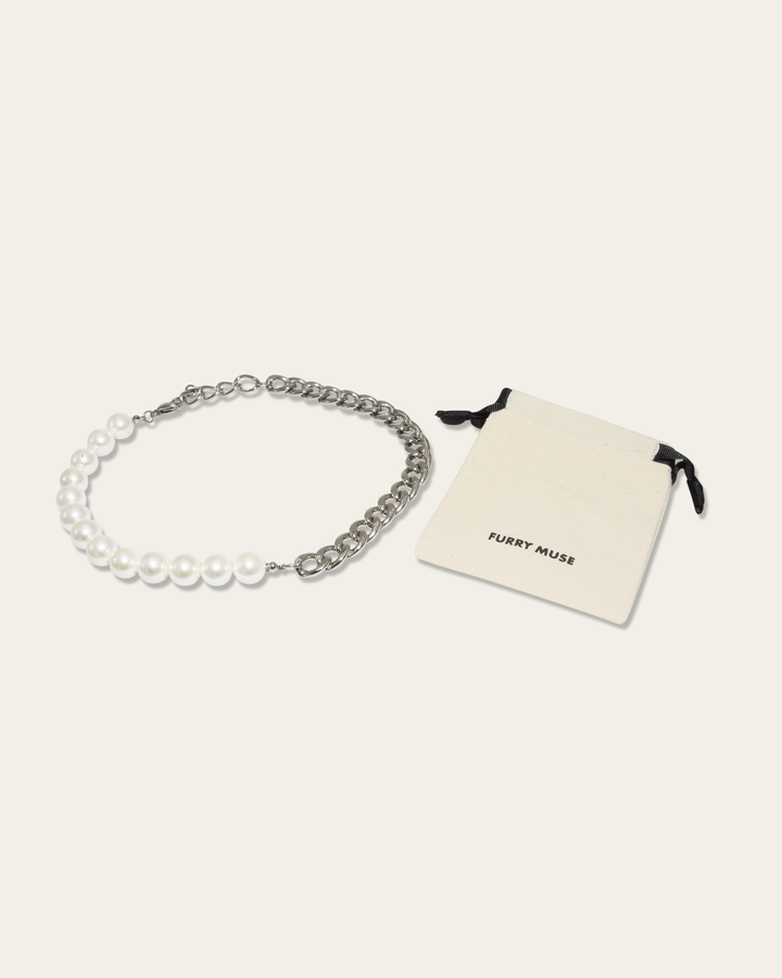 The Lola Pearl Necklace