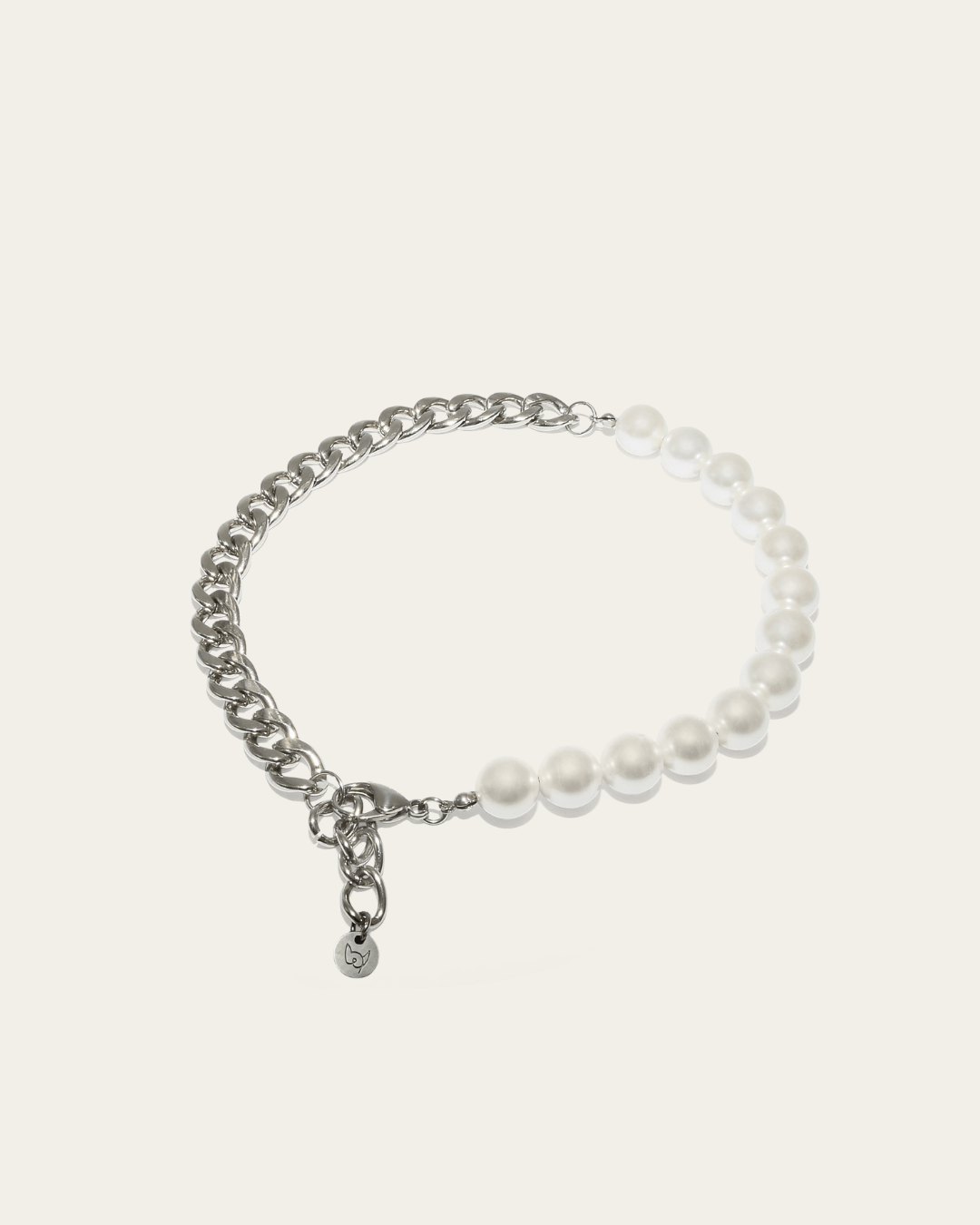 The Lola Pearl Necklace