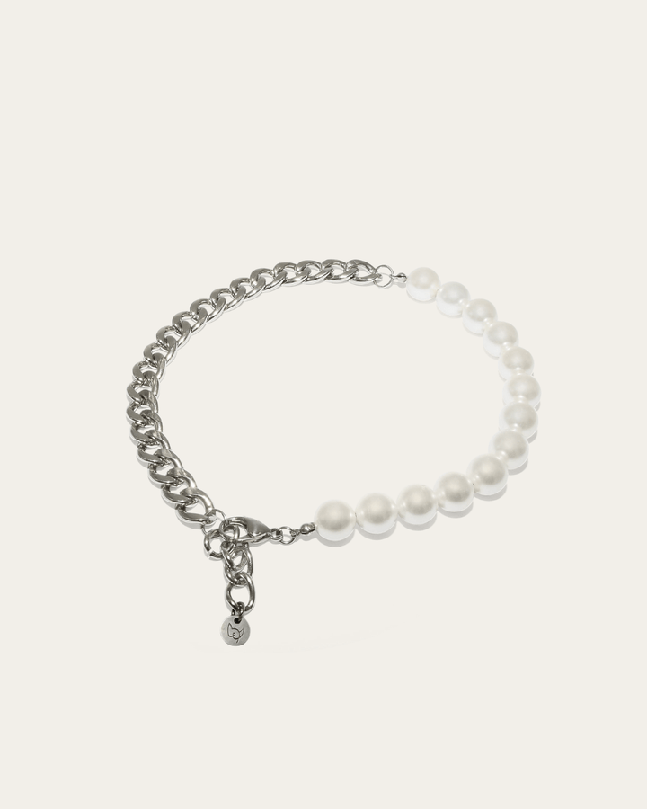 The Lola Pearl Necklace